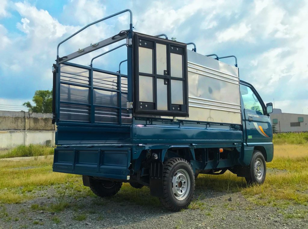xe tải nhỏ thaco towner 800 thùng mui bạt màu xanh dương