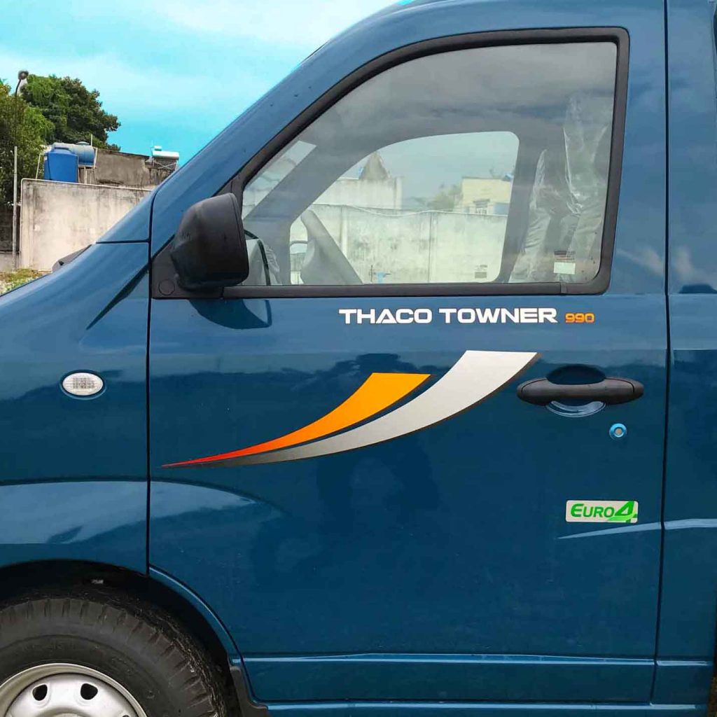 tem xe và logo euro 4 của xe tải nhỏ thaco towner 990