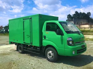 xe tải thaco kia k250 thùng kín tôn đen xanh lá