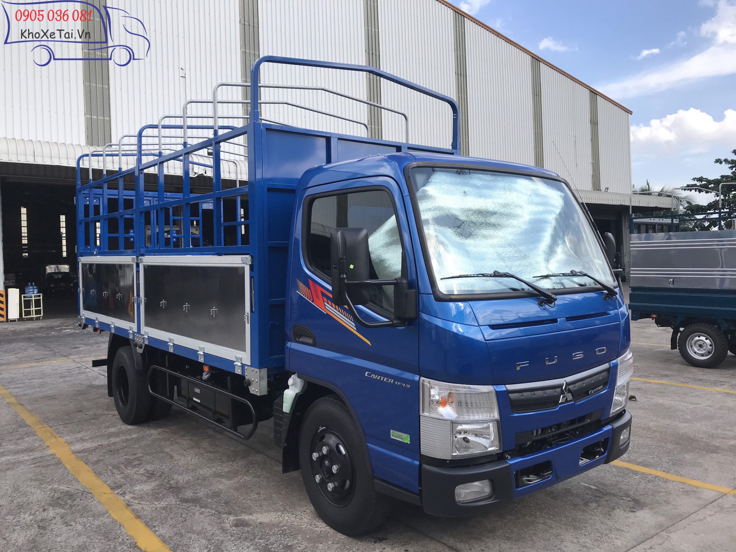 Xe tải Fuso Canter499 tải trọng 2 tấn 1 thùng dài 44m động cơ MITSUBISHI