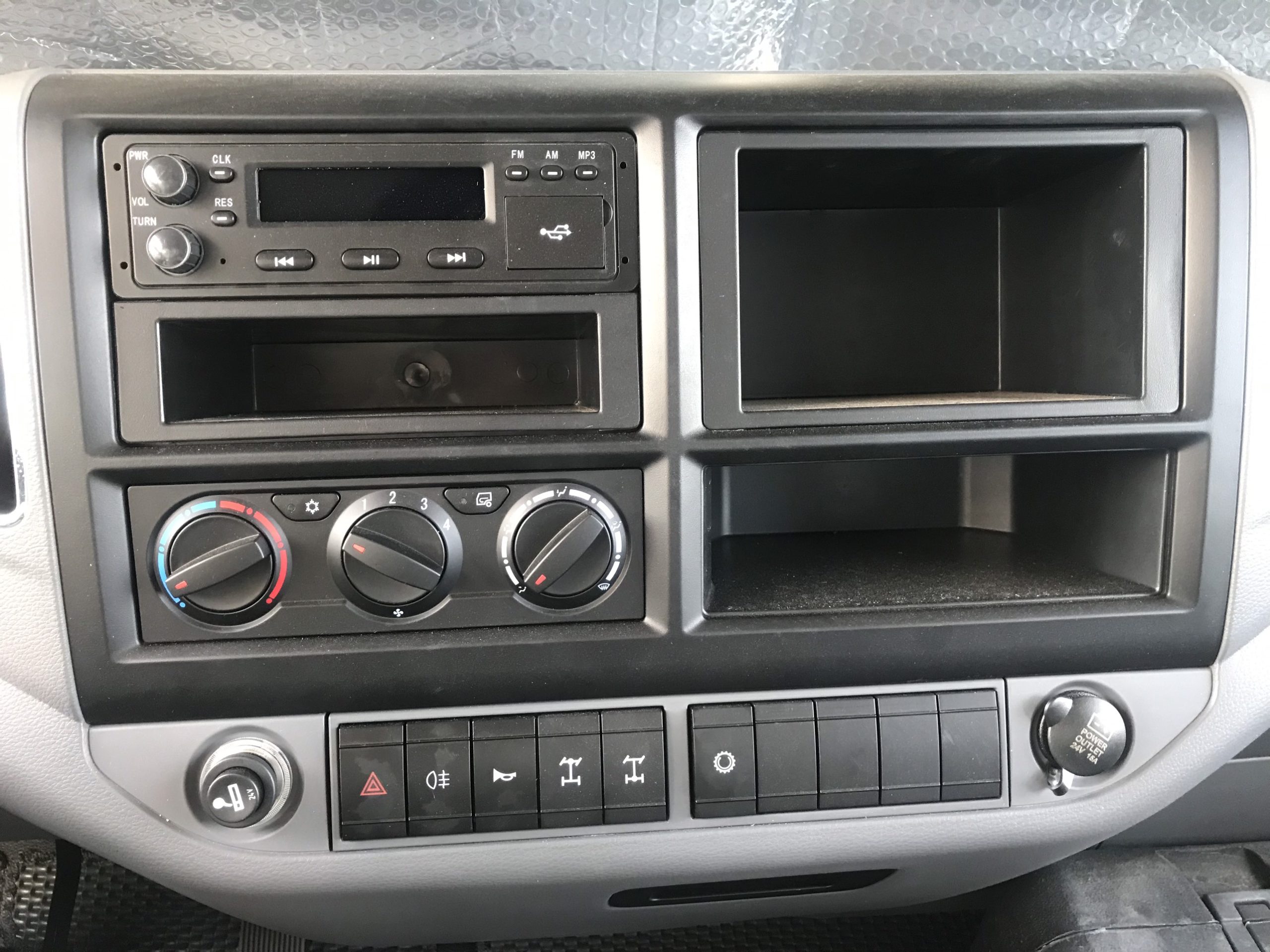 cụm công tắc điều khiển vi sai trên FD140-4WD